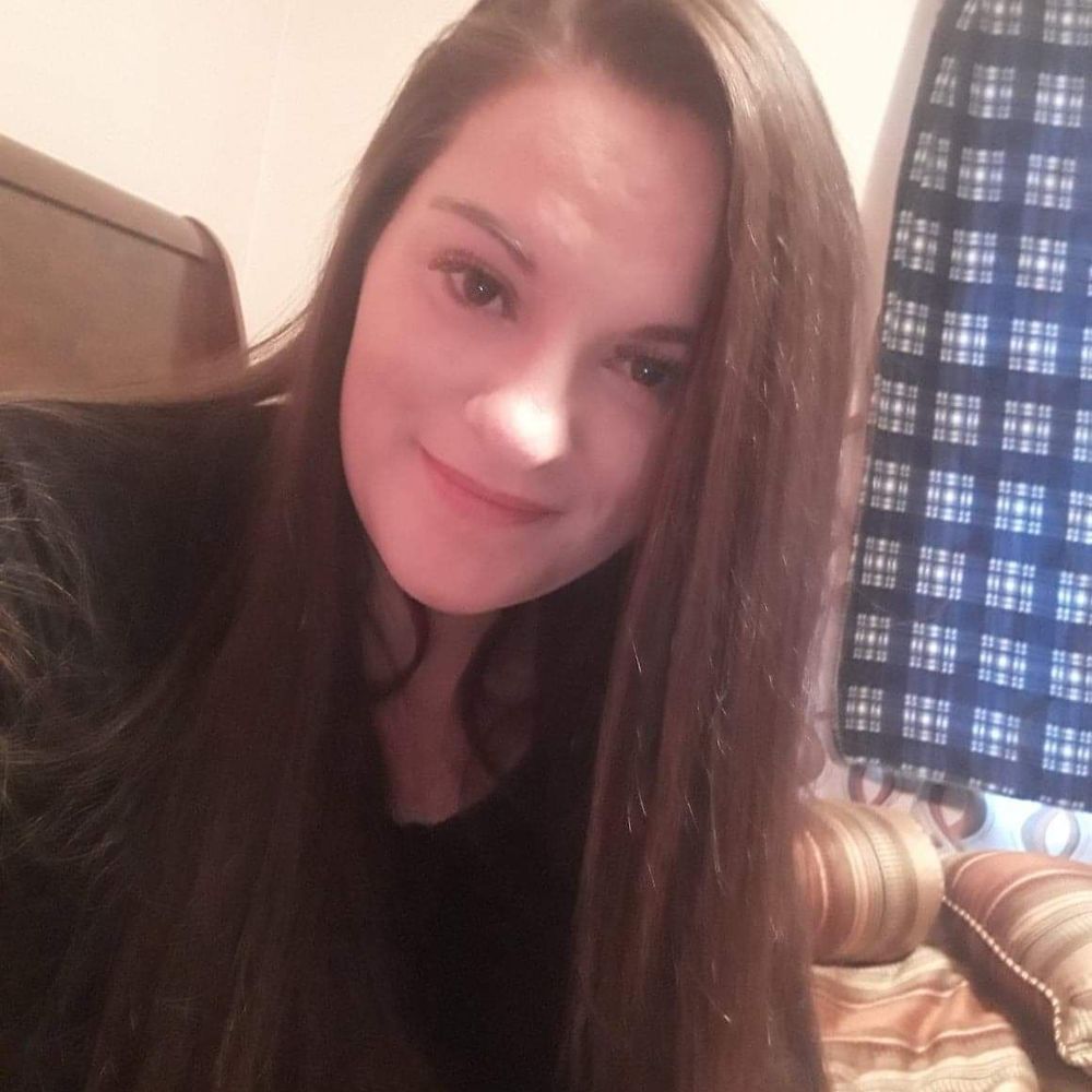 Meet your Posher, Crystal
